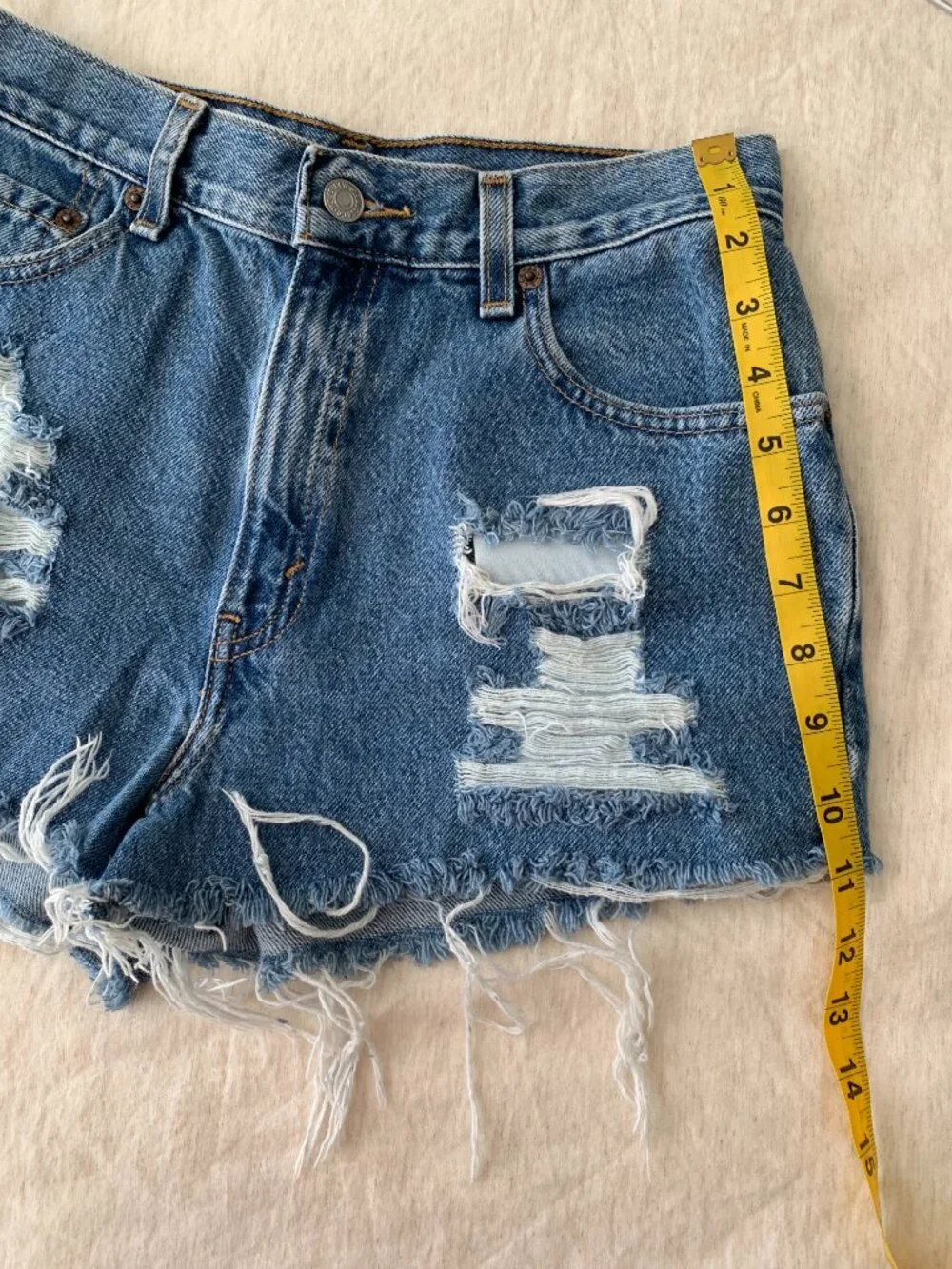 Levi's 550 Denim Short women’s Size 8 Midium rise - Picture 6 of 6